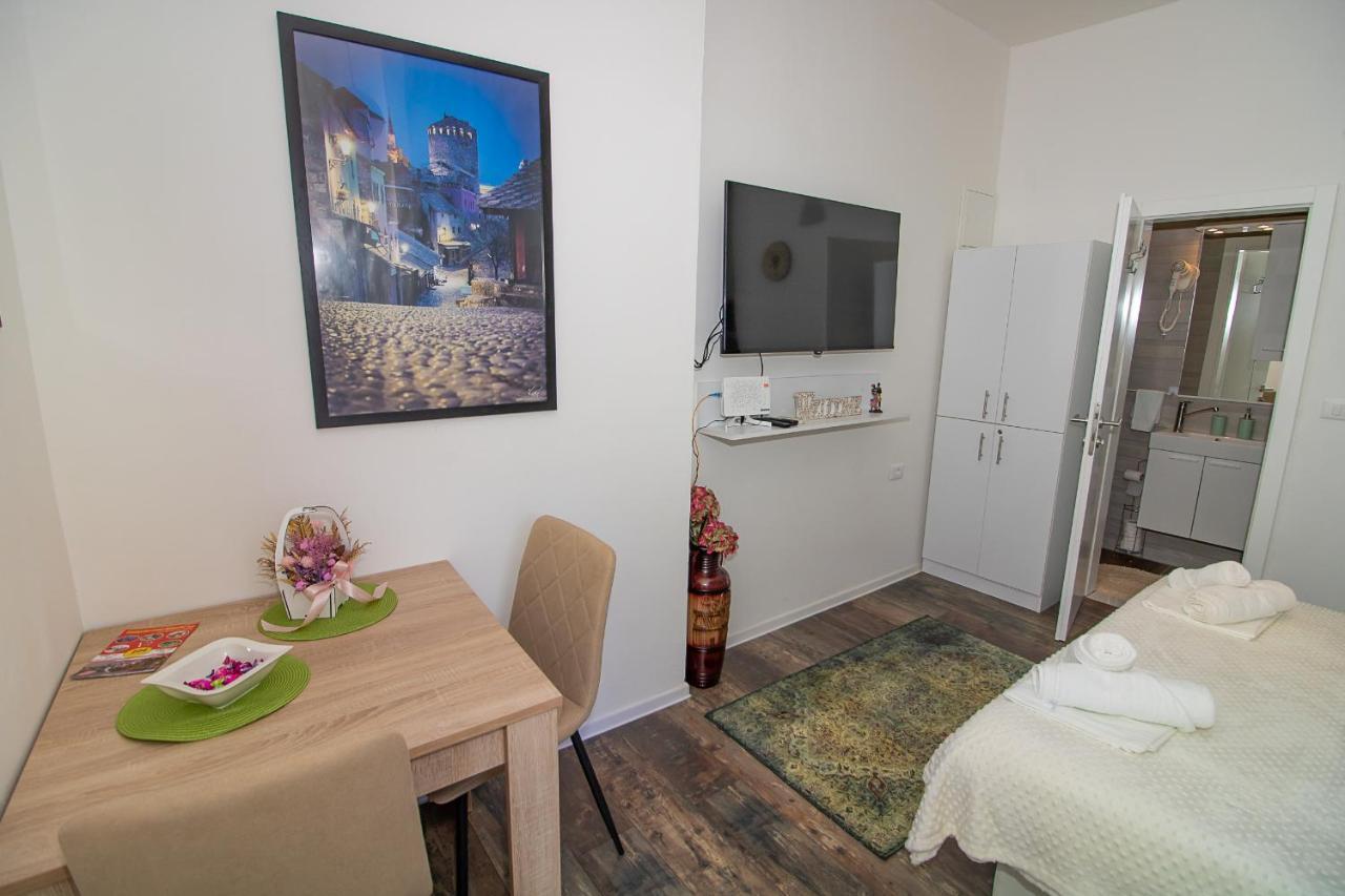Apartman Sarah מוסטר מראה חיצוני תמונה