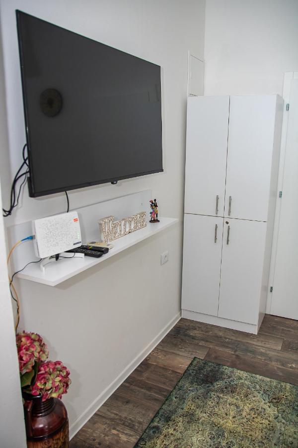 Apartman Sarah מוסטר מראה חיצוני תמונה