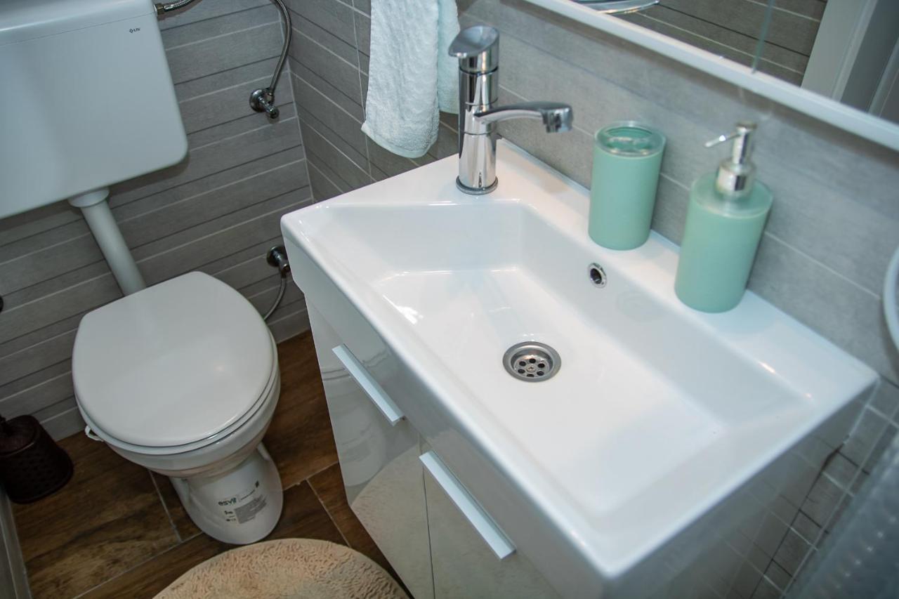 Apartman Sarah מוסטר מראה חיצוני תמונה