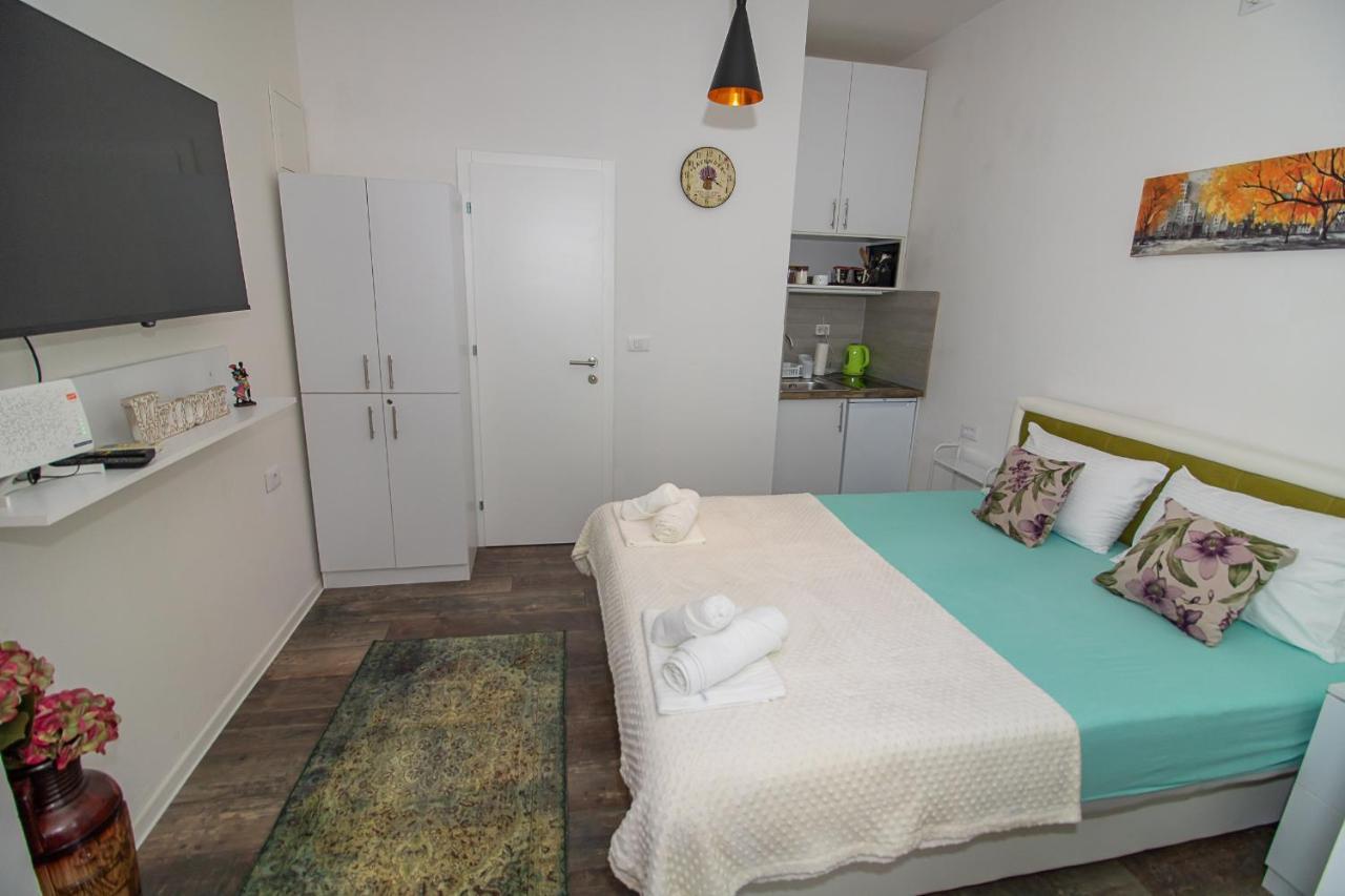 Apartman Sarah מוסטר מראה חיצוני תמונה