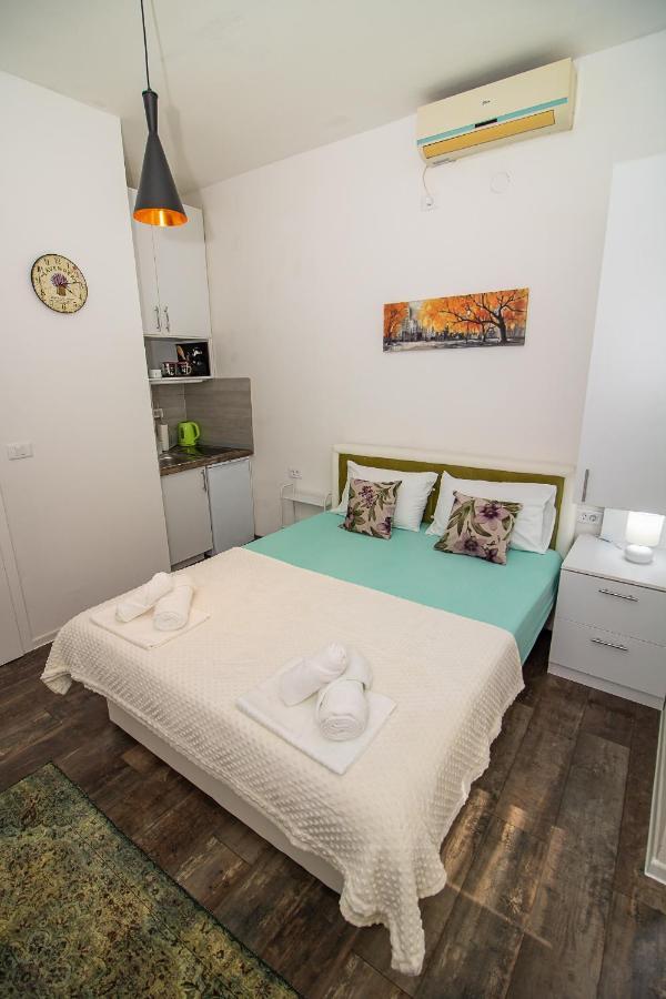 Apartman Sarah מוסטר מראה חיצוני תמונה